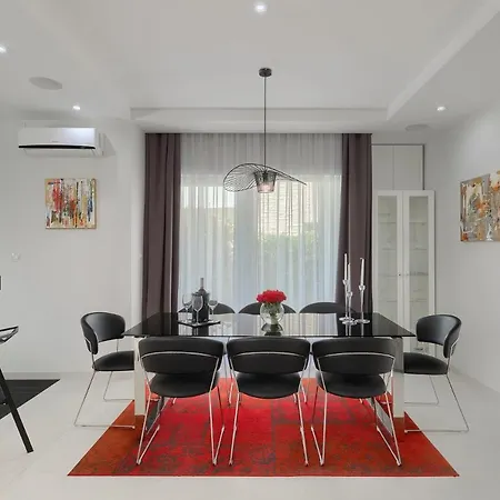 Bella- White רובינייסקו סלו