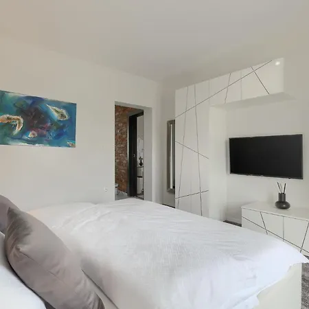 Bella- White Villa *