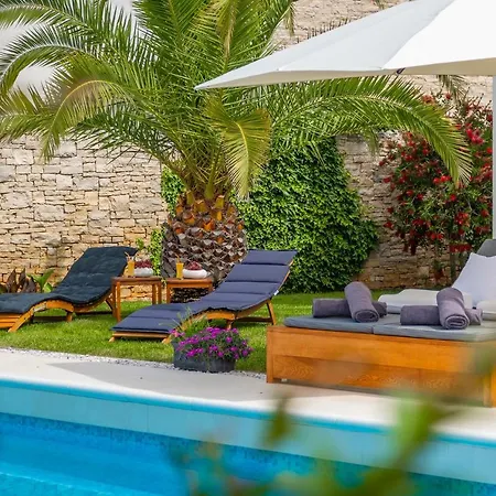 Villa Bella- White *