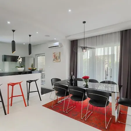 Bella- White * Rovinjsko Selo