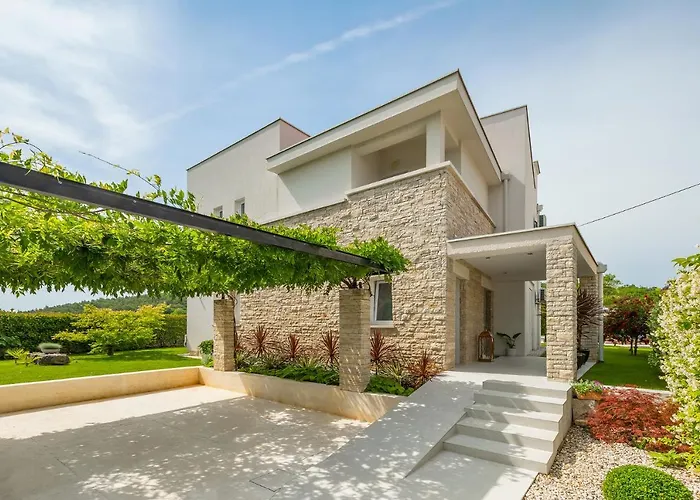 Villa Bella- White