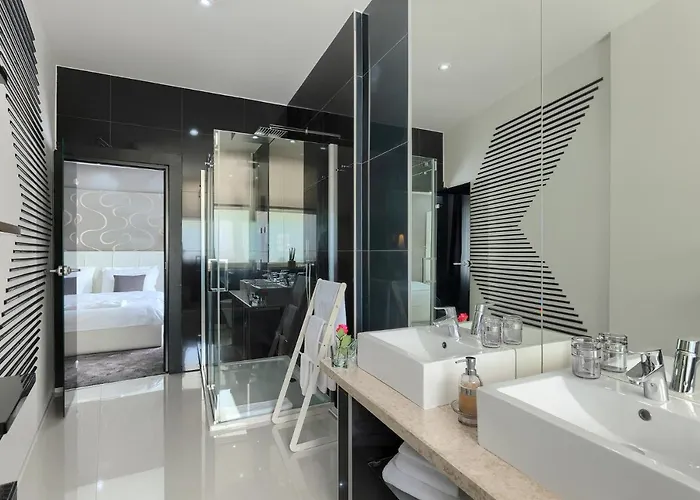 Bella- White Villa *