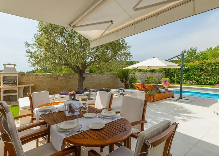 Villa Bella- White