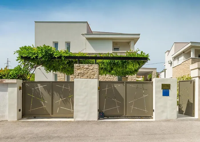 Villa Bella- White *