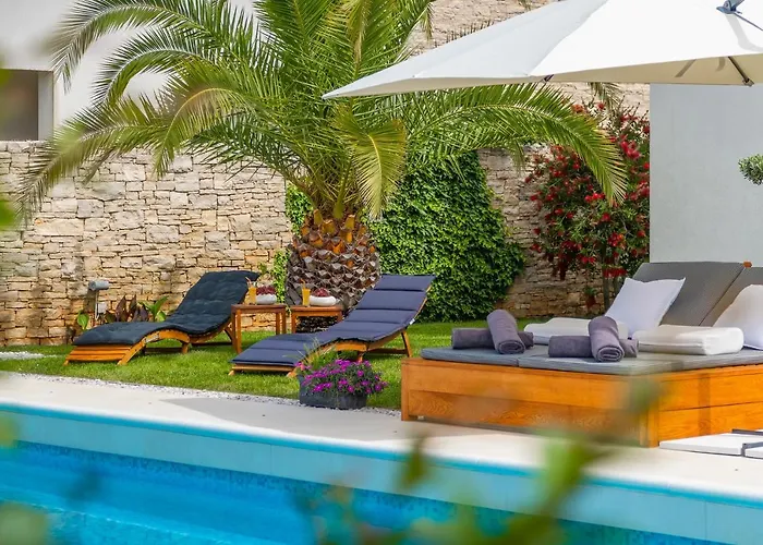 Villa Bella- White *