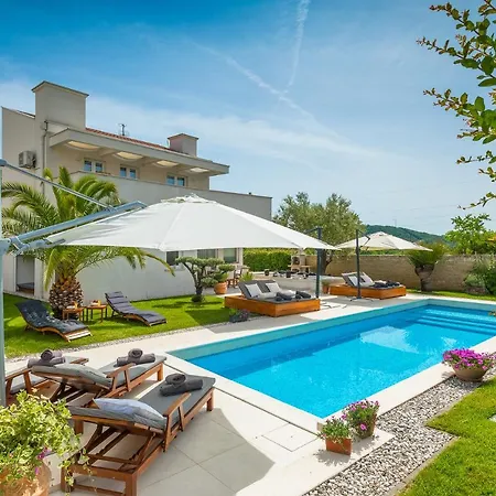 Βίλα Bella- White