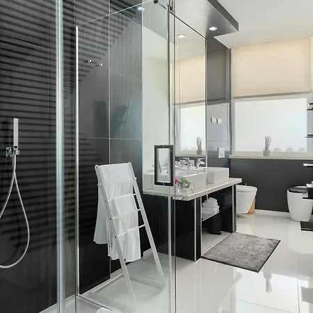 Bella- White Βίλα