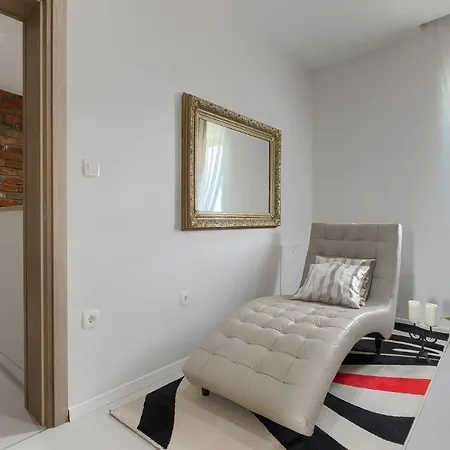 Bella- White * Rovinjsko Selo